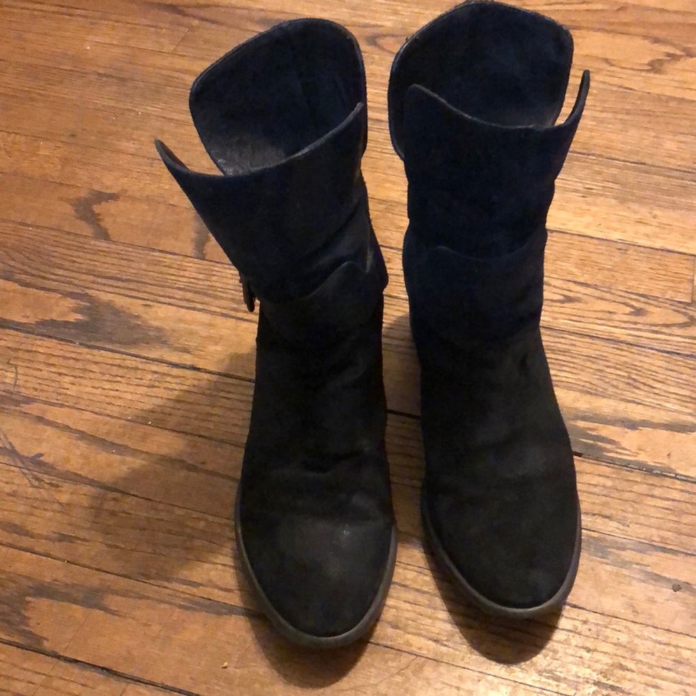 Donald J. Pliner Donata Western Distressed Boot